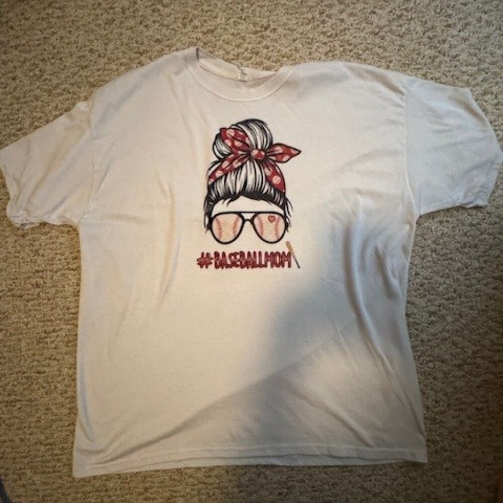 Baseball Mom t-shirts Size XL
